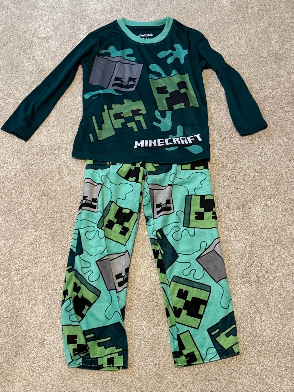 NWOT Boys Minecraft Creeper Pajama Set
